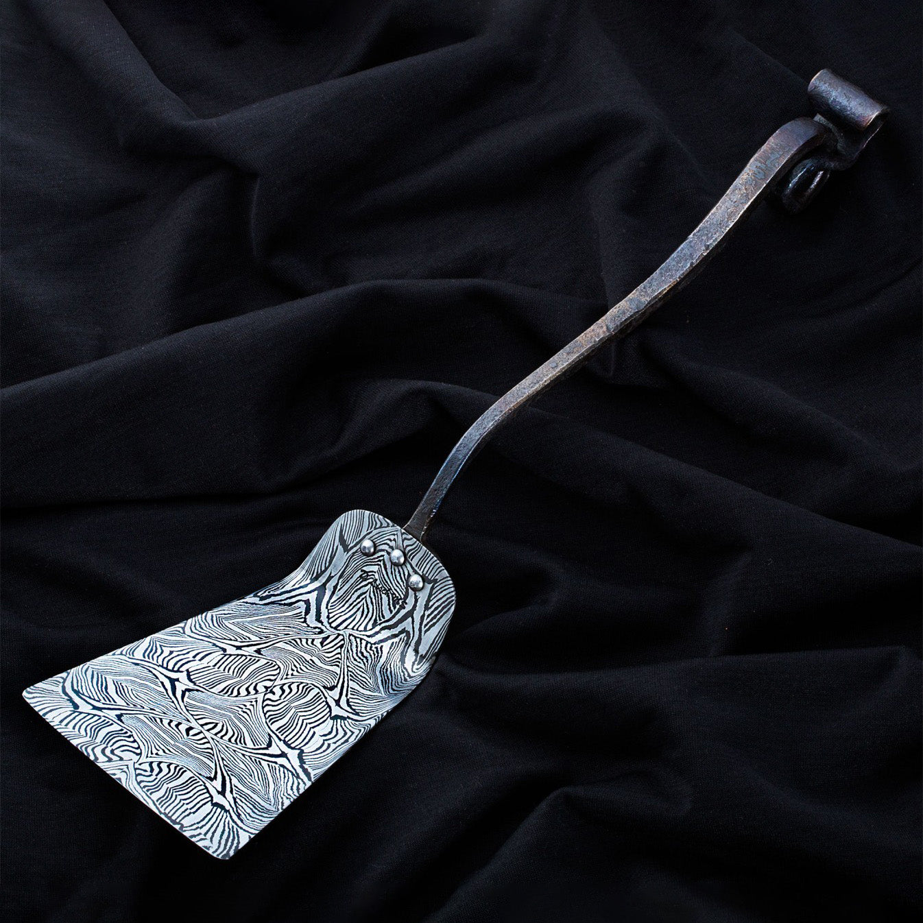 Kissing Fish Damascus Spatula