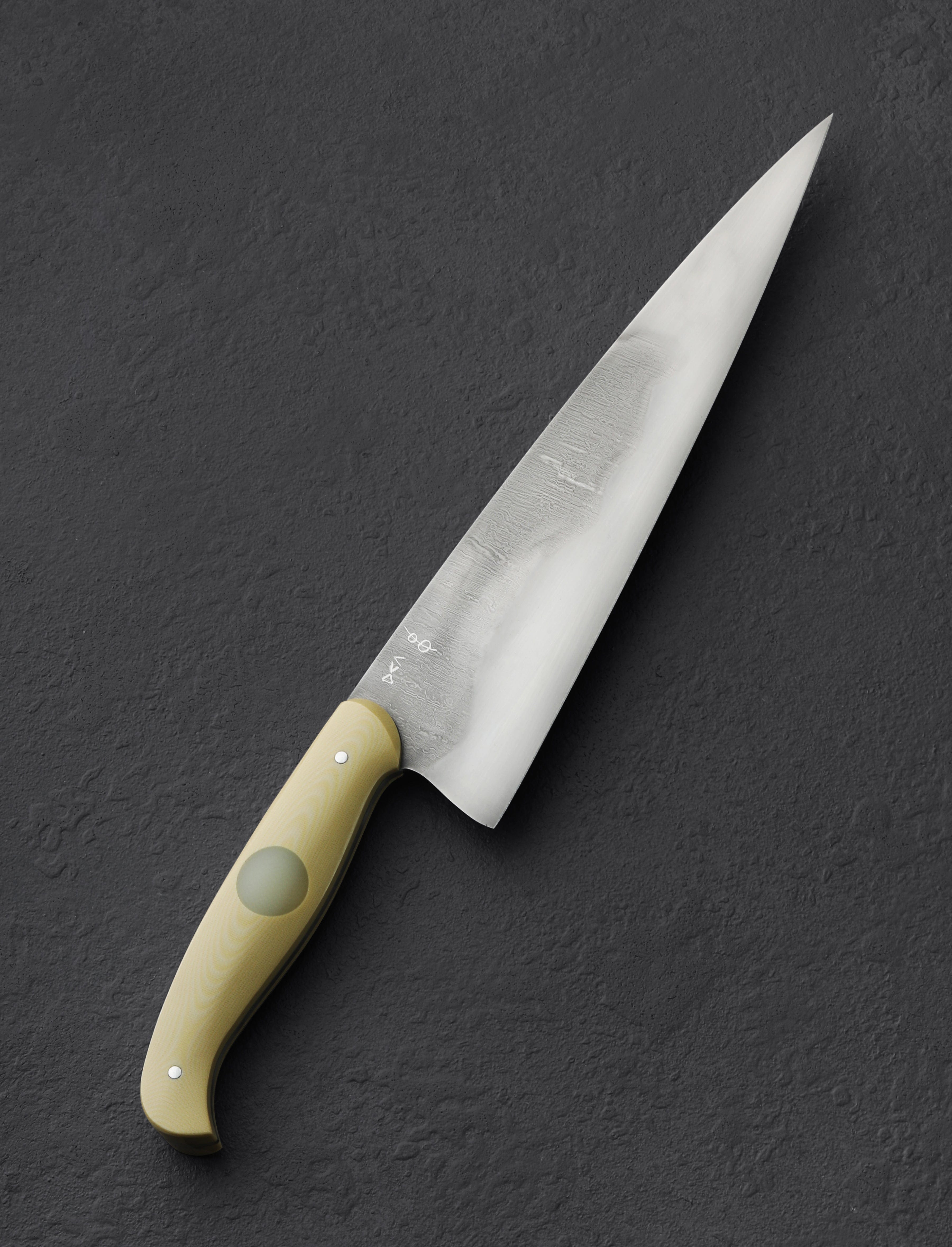 http://eatingtools.com/cdn/shop/files/chef-gyuto-don-carlos-andrade-california-green-glass-french-chef-222mm-43022818345235.jpg?v=1693343539