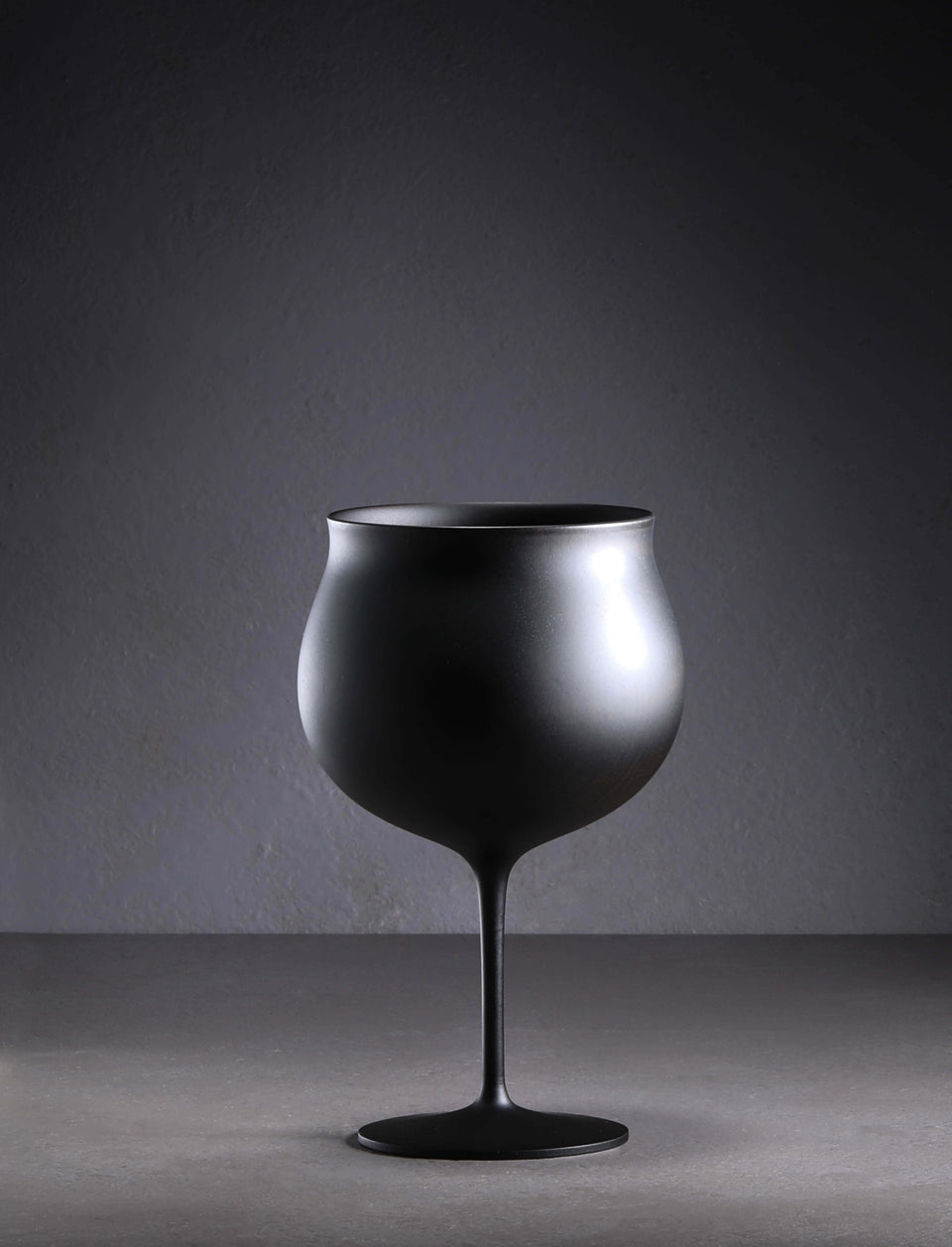 Gato Mikio - Japan Black Tohka Burgundy Wine Goblet