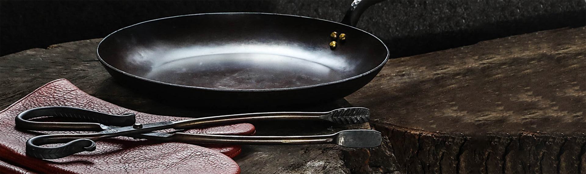 Medieval Hand Forged Outdoor Small Camping Folding Pan 