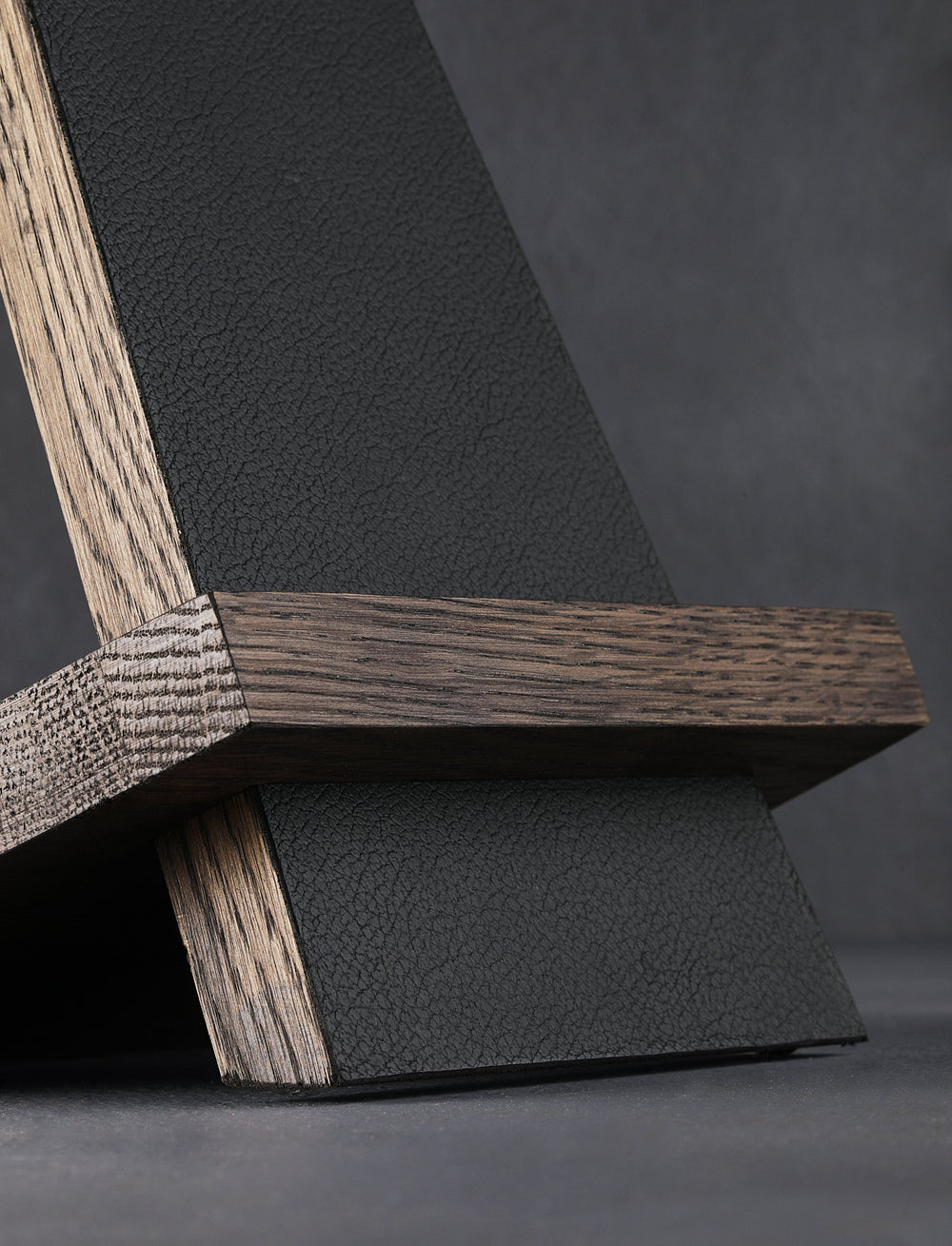 Piotr the Bear - Sweden Accessories & Apparel Leather Countertop Knife Stand