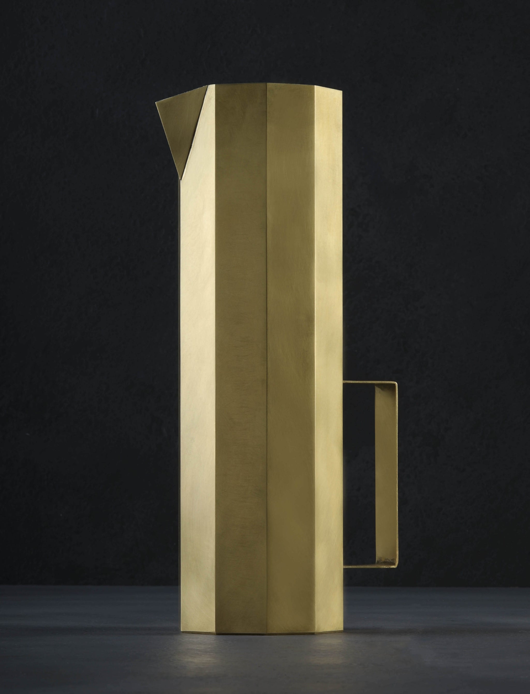 Kenny Son, Studiokyss - Australia Barware Decagonal Brass Pitcher