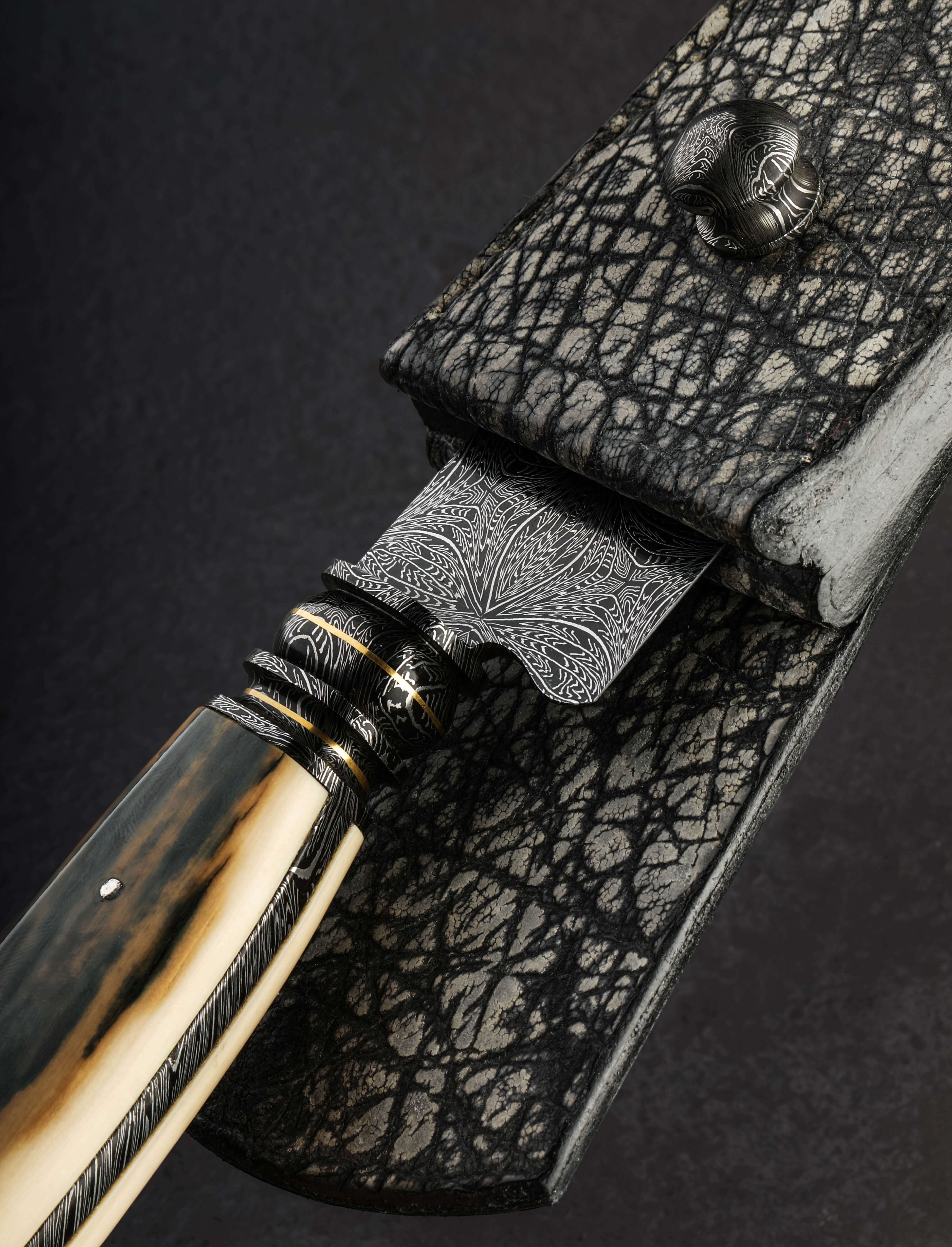 Golden Mammoth Mosaic Gaucho 244mm | Eatingtools