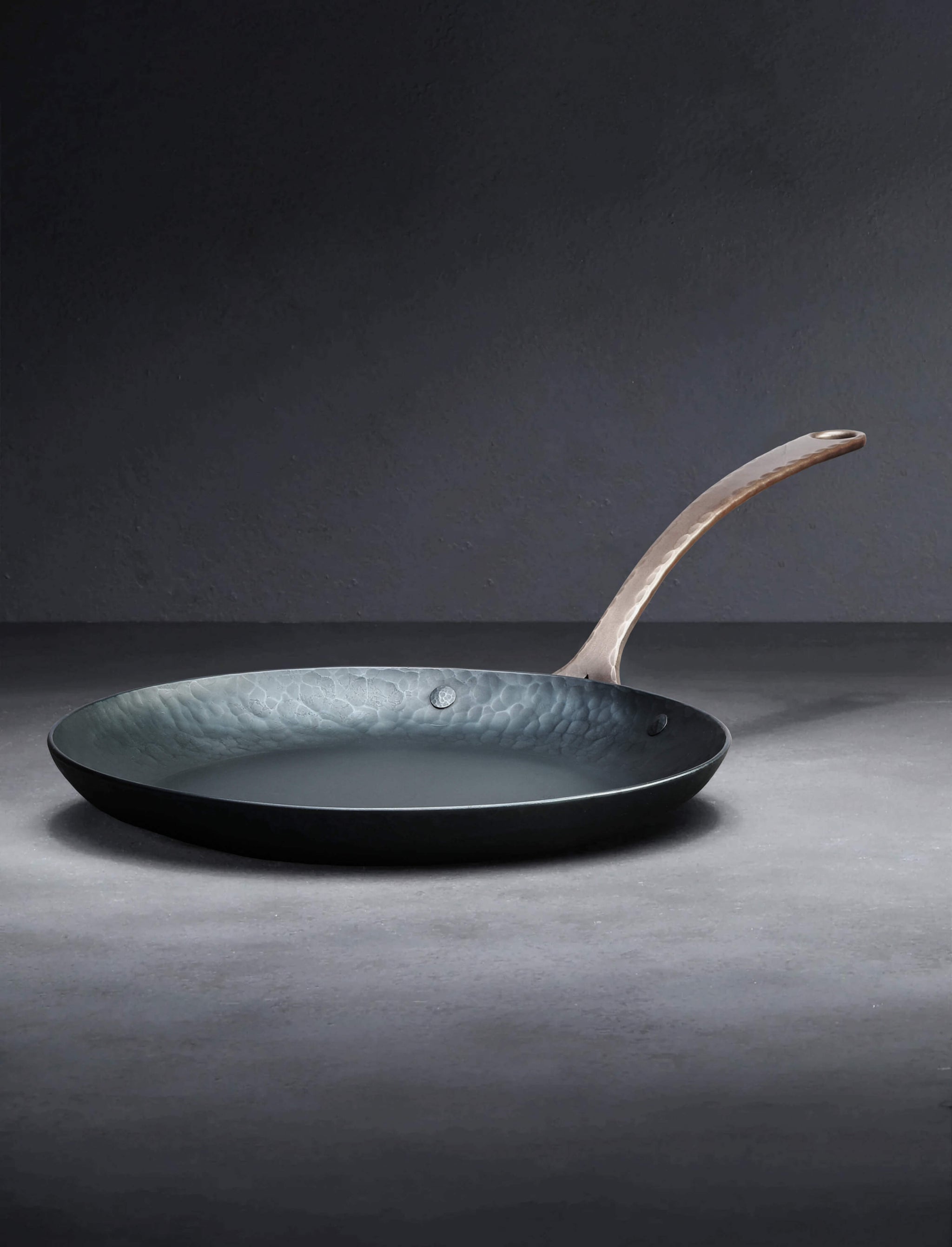 Blanc Creatives - Virginia Cookware 11 inch Bronze Heritage Carbon Skillet