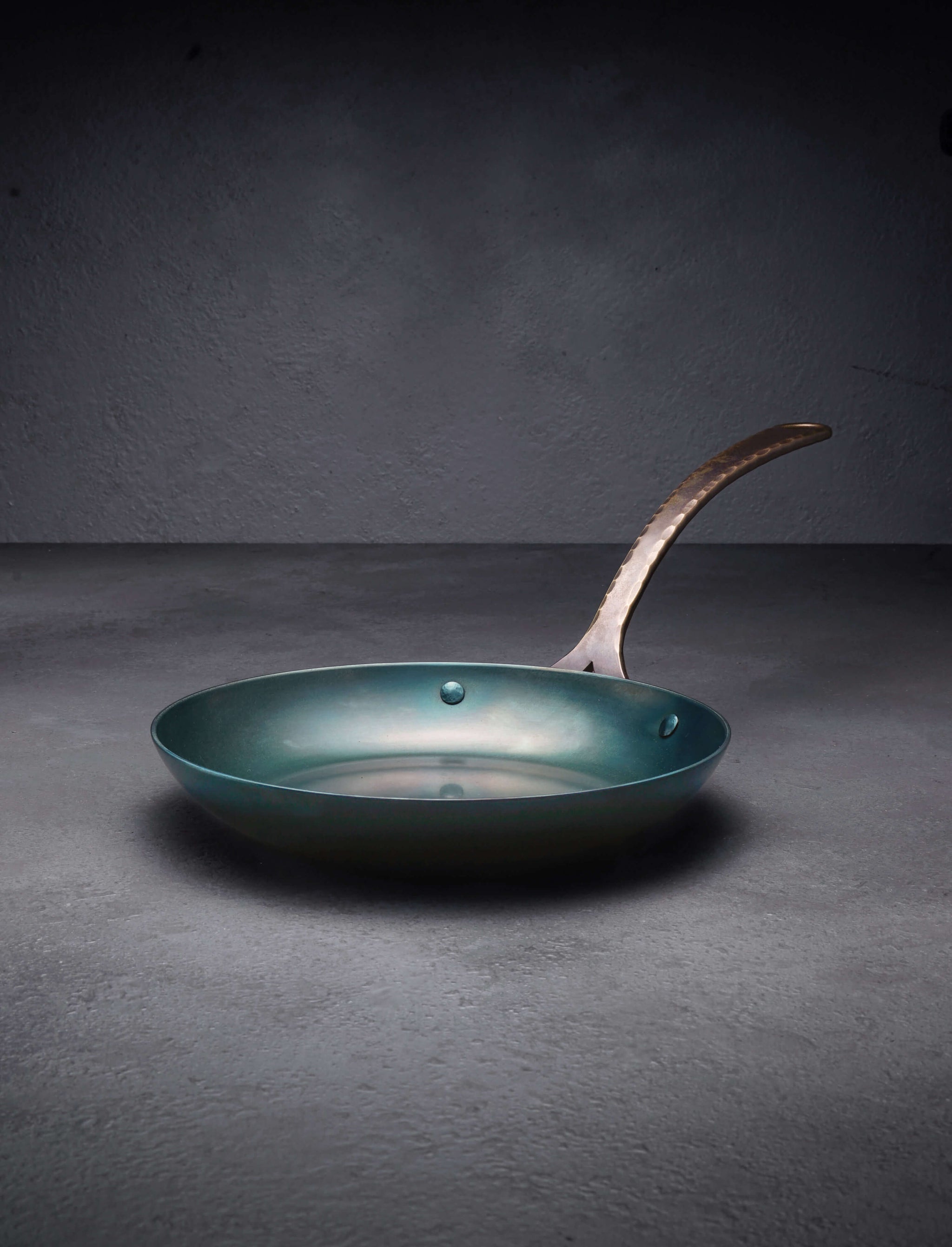 Blanc Creatives - Virginia Cookware 9 inch Bronze Handle Pro Skillet