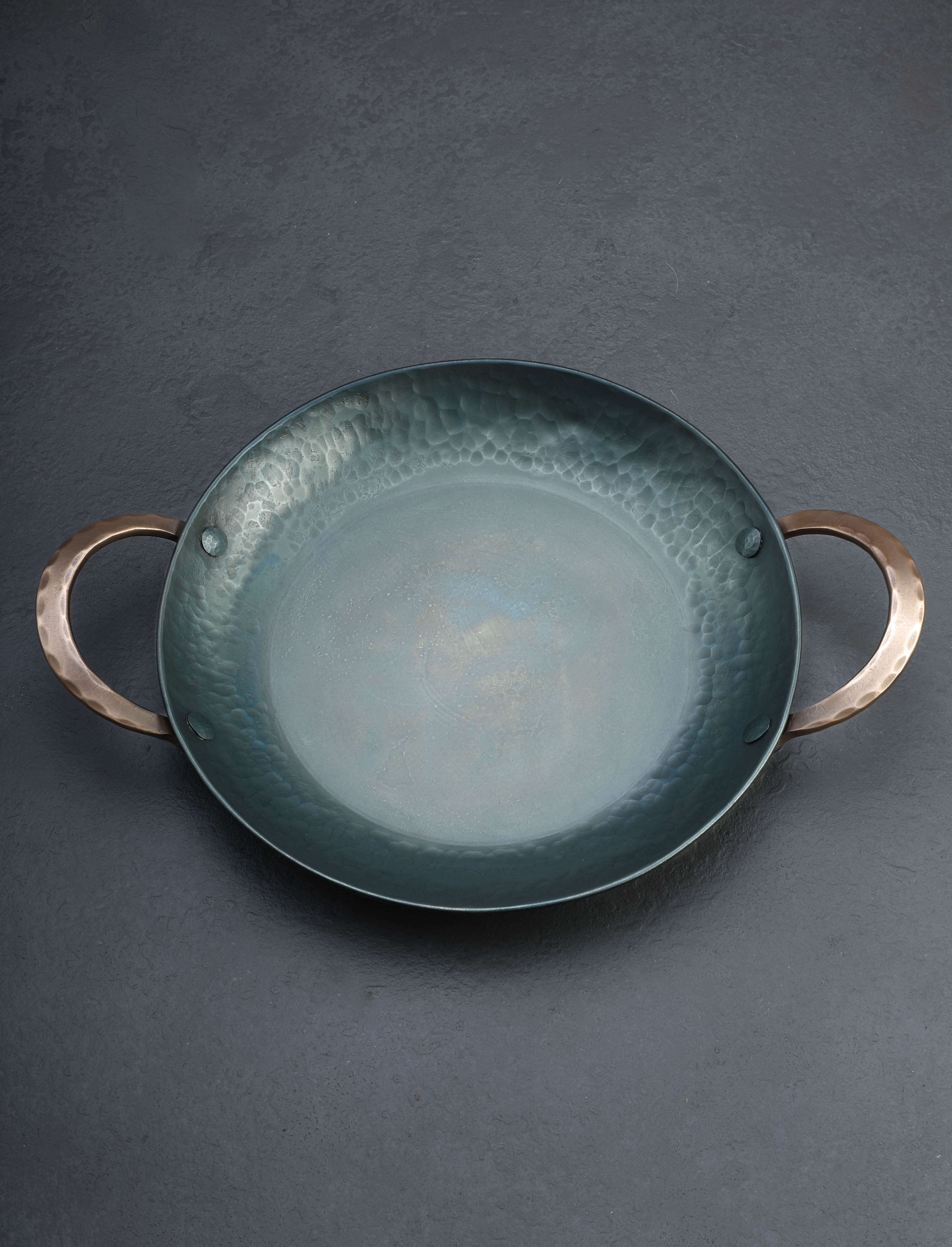 Bronze Heritage Carbon Roaster | Eatingtools