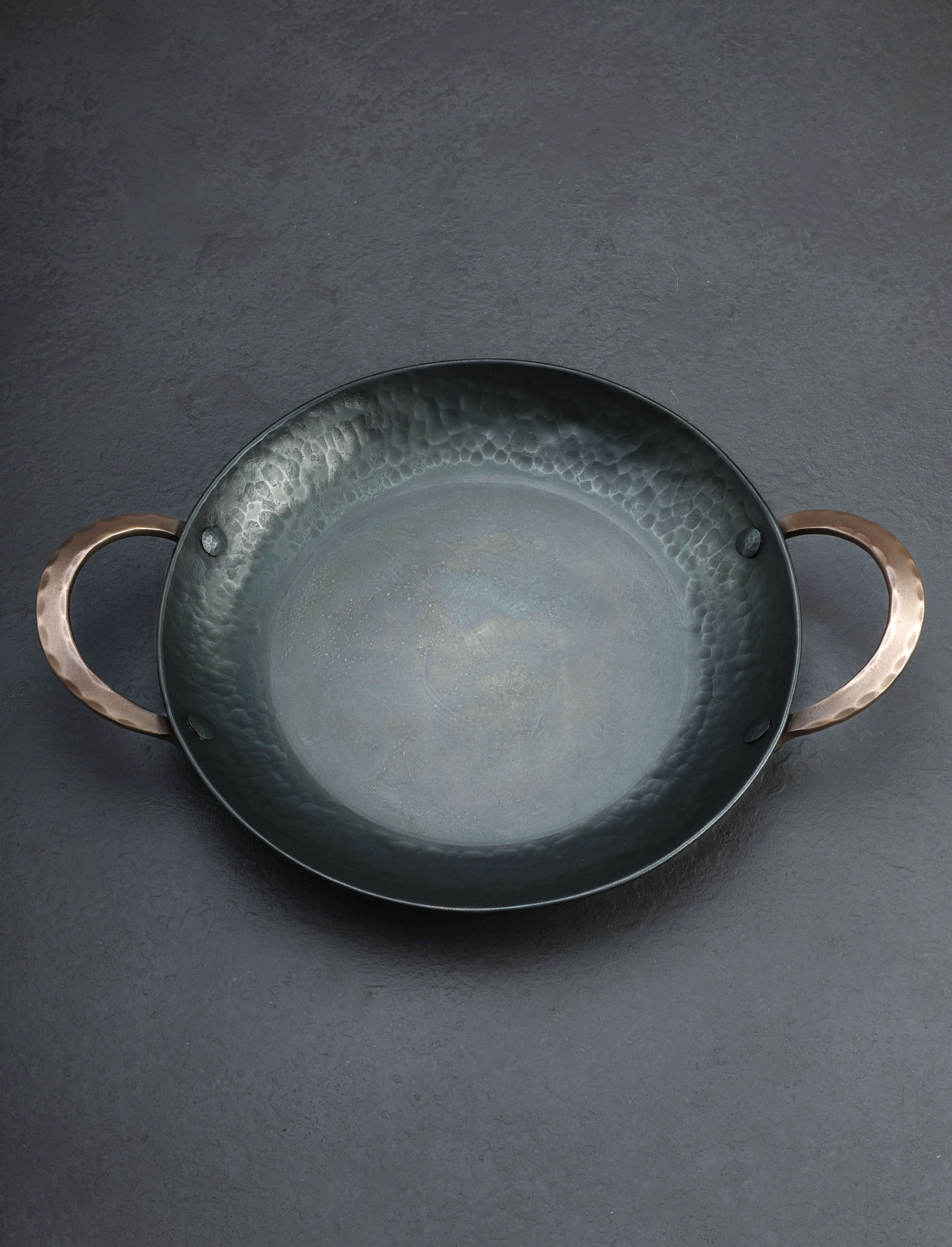 Bronze Heritage Carbon Roaster | Eatingtools