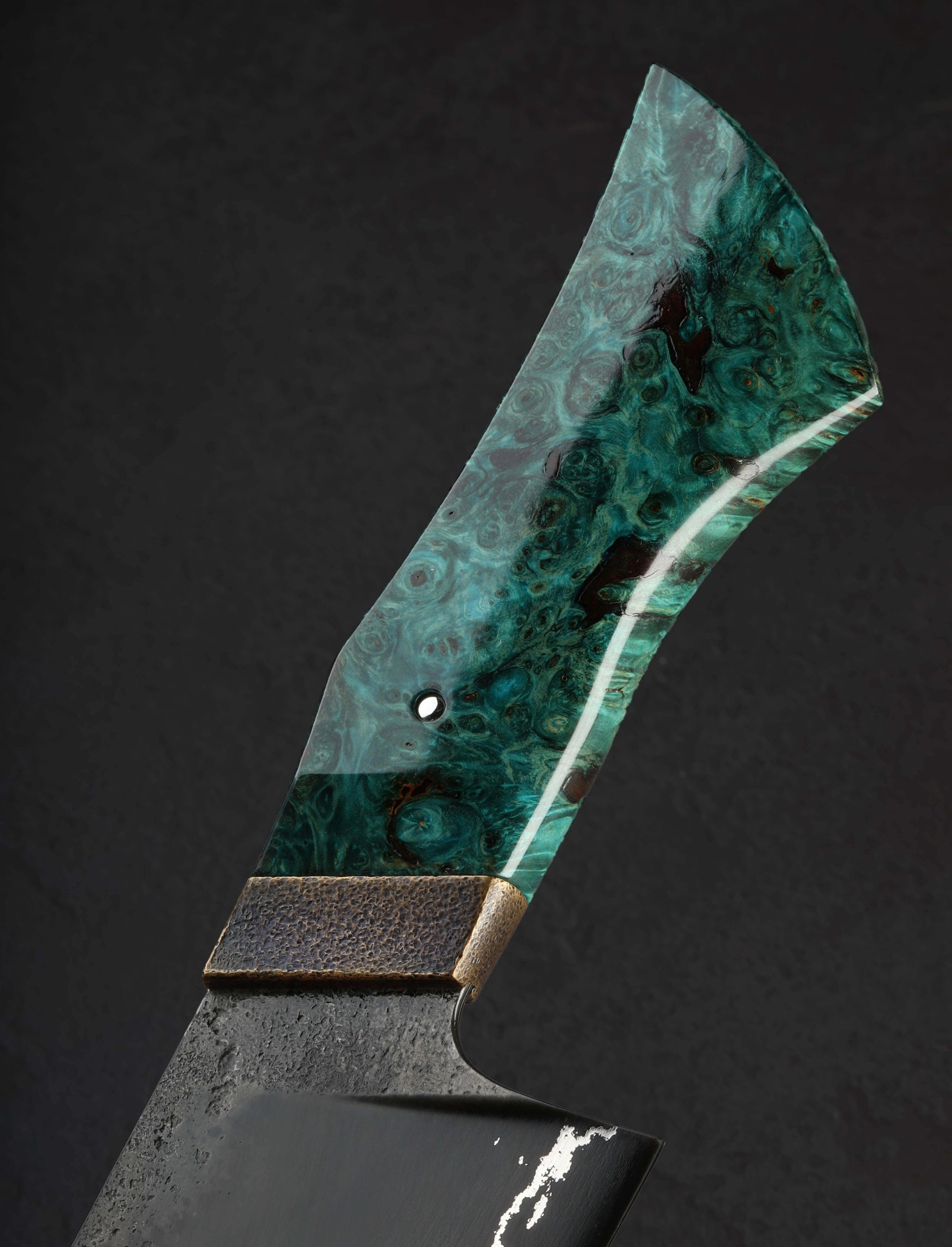 Korben Bloomfield - United Kingdom Santoku & Bunka Teal Silvervine Santoku 242mm